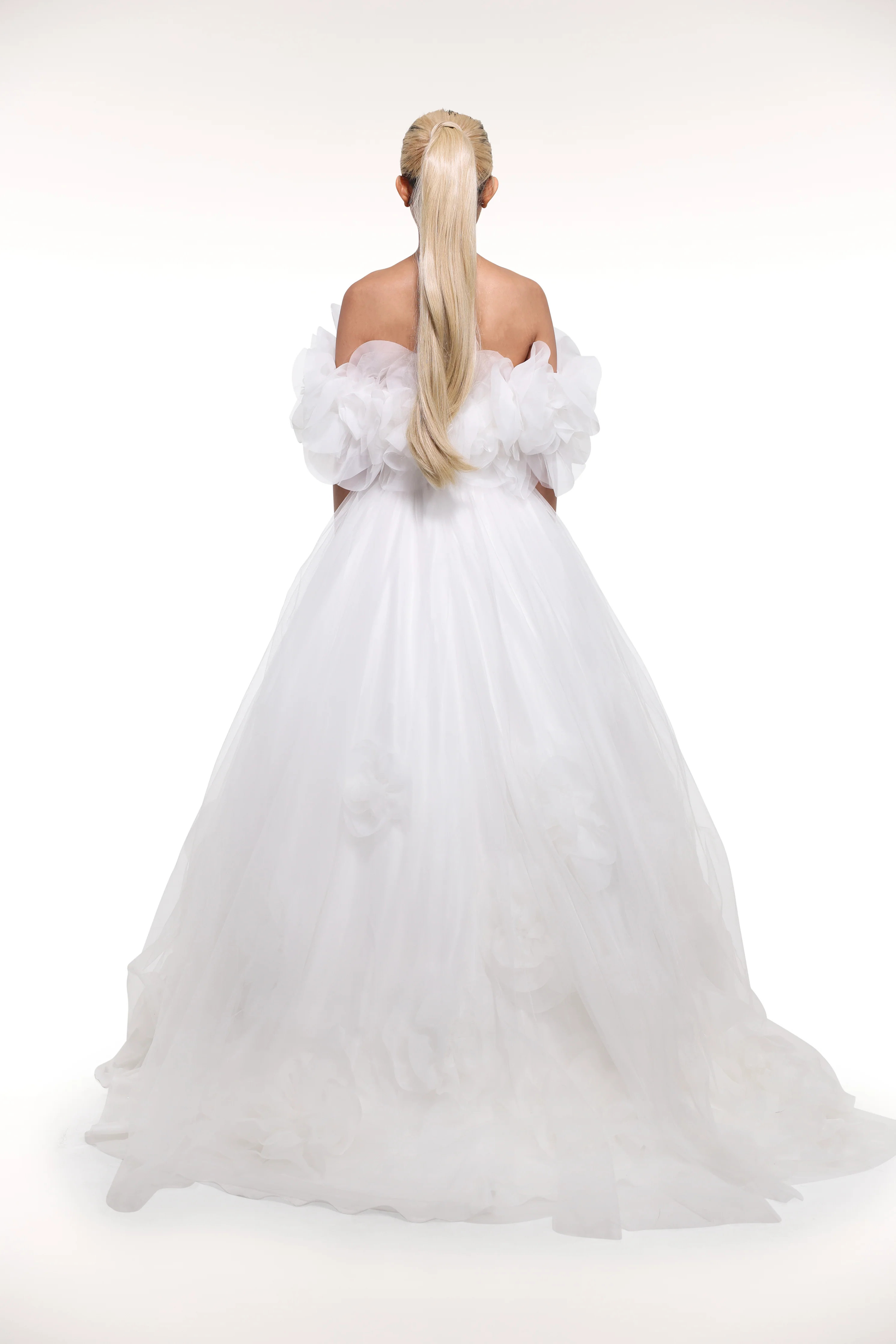 Lucinda - Image 4