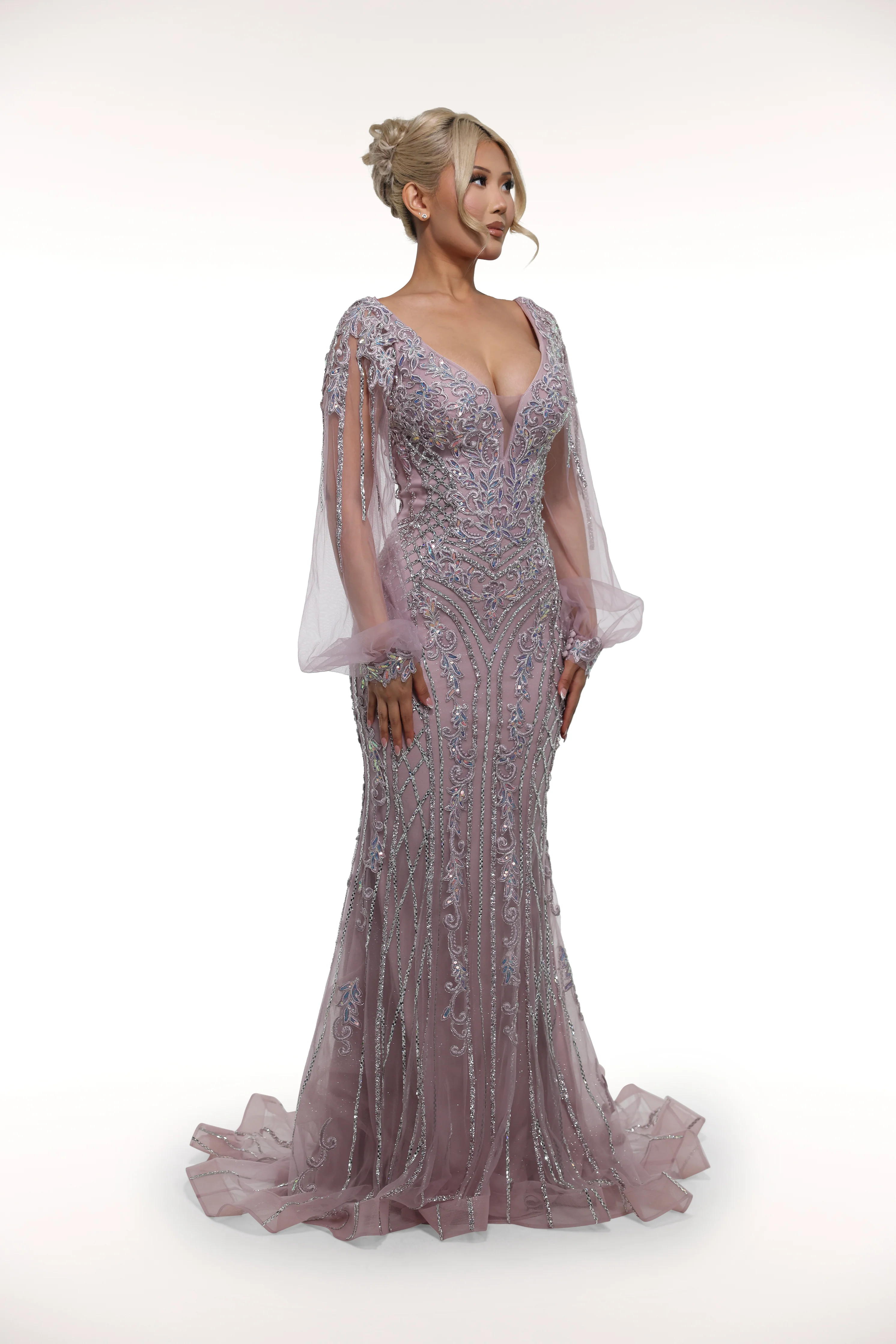 Farah - Image 11